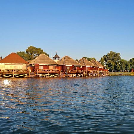 Tahiti Sunshine - Chatka Na Vode Senec Exterior foto