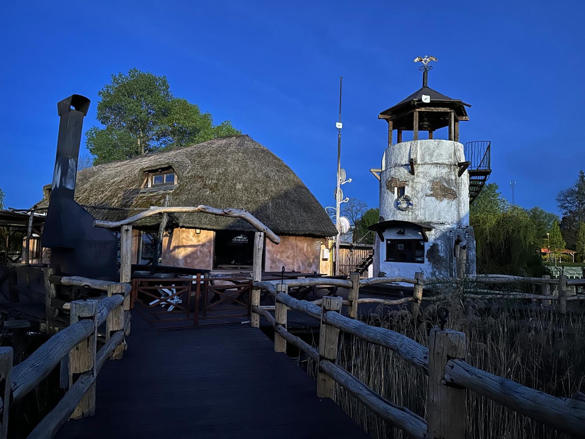Tahiti Sunshine - Chatka Na Vode Senec Exterior foto