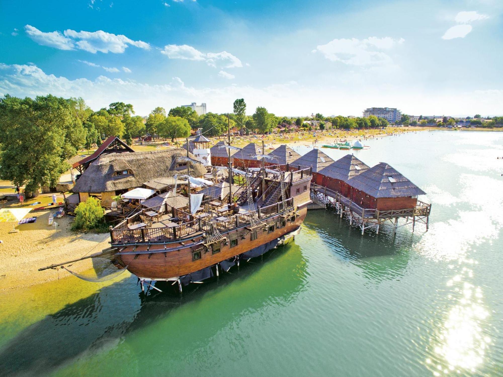 Tahiti Sunshine - Chatka Na Vode Senec Exterior foto